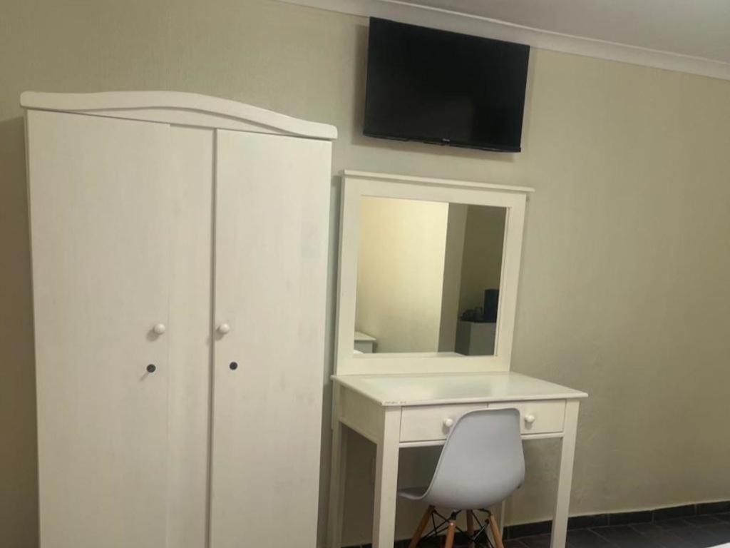 Karee Guesthouse Табазимби Стая снимка