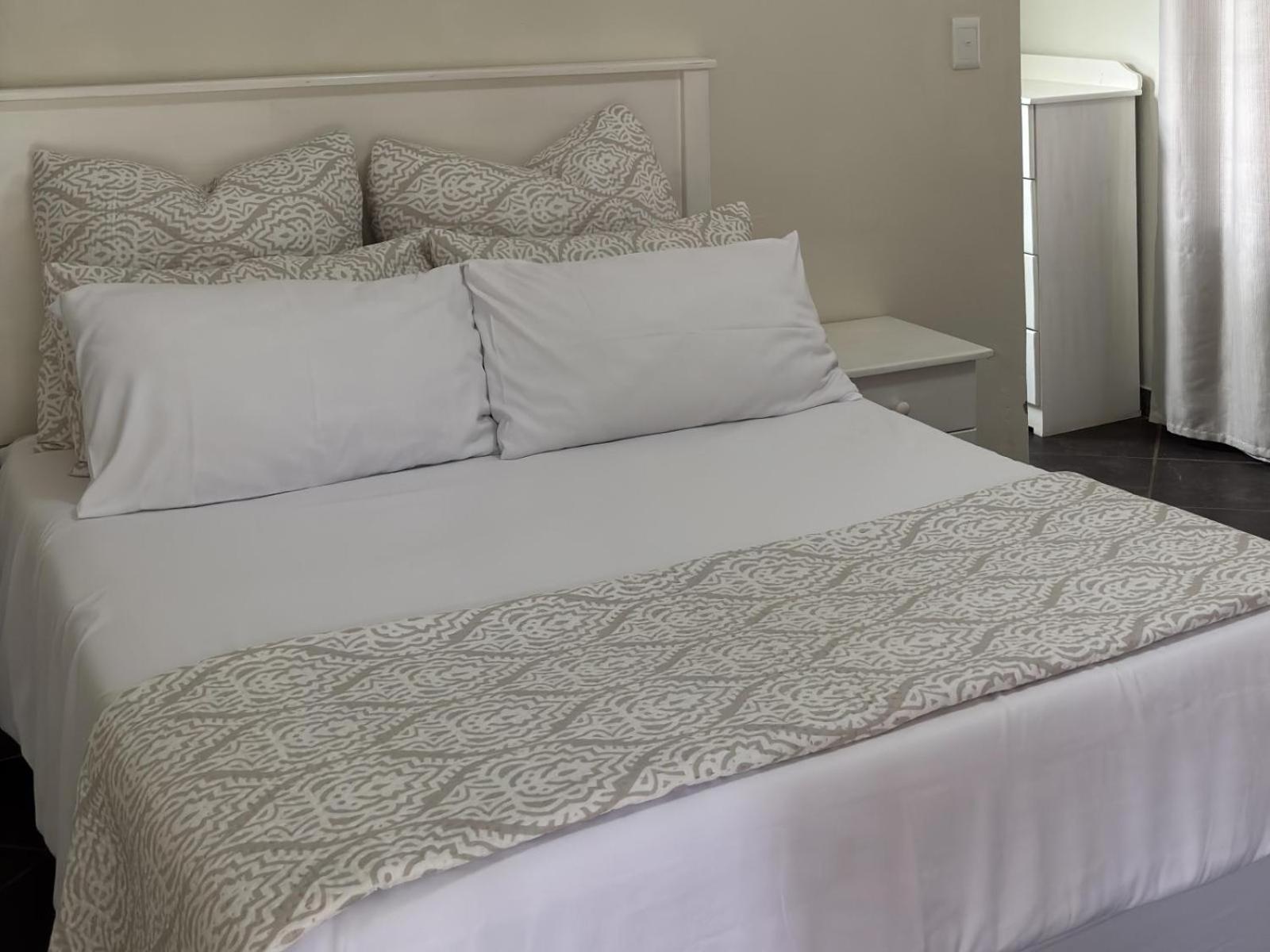 Karee Guesthouse Табазимби Стая снимка